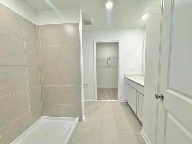 1938 Sarah St — Photo 19