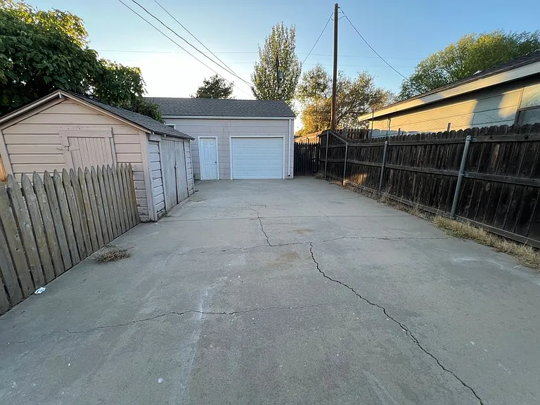 2906 S Monroe St — Photo 26