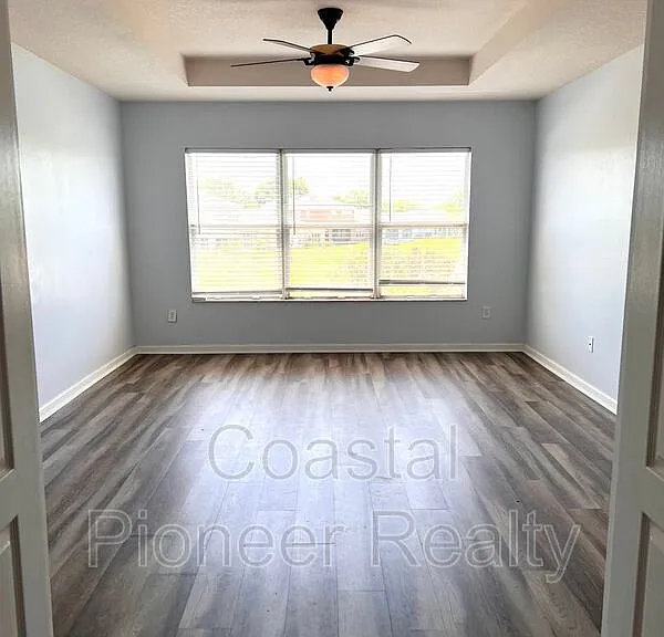 11404 Misty Isle Ln — Photo 13