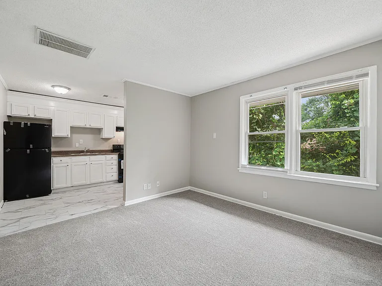 569 Lawton St SW — Photo 15