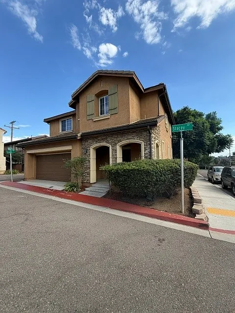 3 bed, 2.5 bath, 1657 sqft, $3,650 — Photo 1