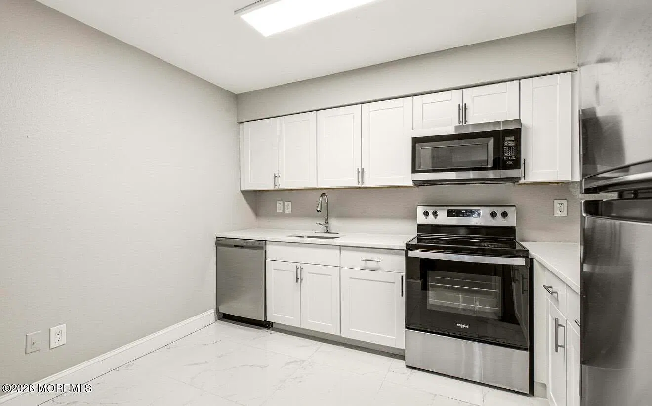 1 bed, $2,100 — Photo 3