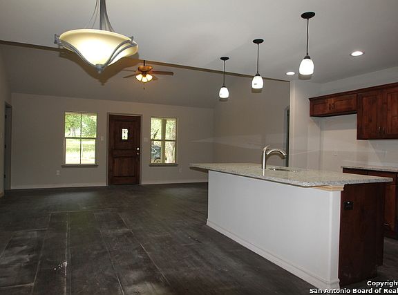 5th image of 55 Smith Ln