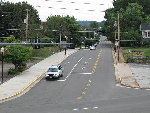 2nd image of 100 E Stuart Dr