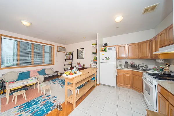 Rented by Voro NYC | media 24