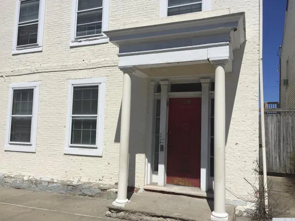 208 Warren St, Hudson, NY 12534