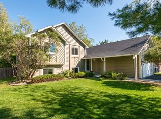 1081 Northview Park Rd, Eagan, MN 55123
