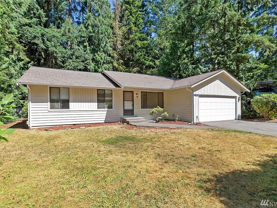 Welcome to 2705 SE Kerri Court, a 3 bedroom and 2 bath rambler located on an established cul-de-sac.