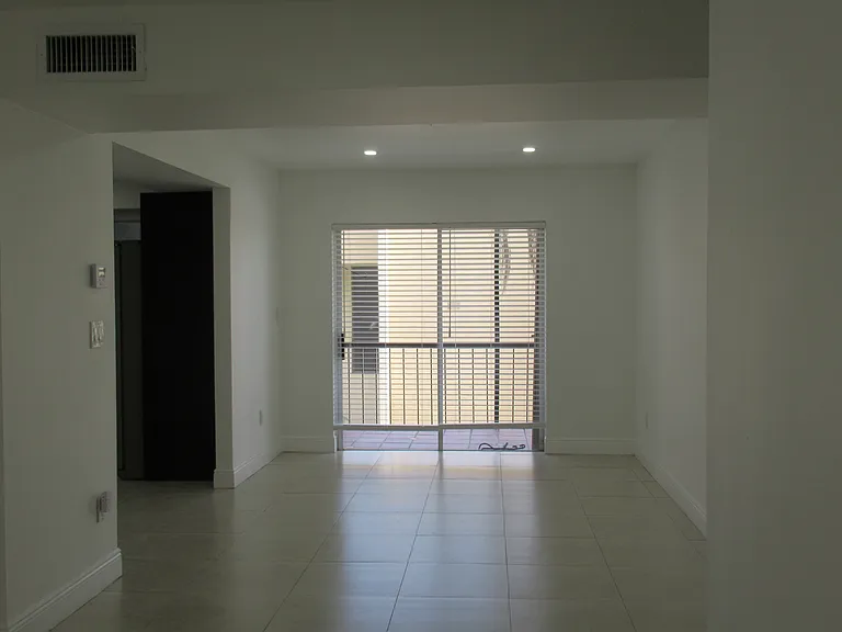 8401 SW 107th Ave #371E — Photo 25