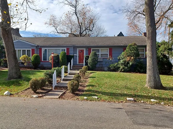 200 City Blvd, Staten Island, NY 10301