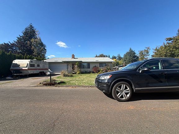 2nd image of 411 Sycamore Ave