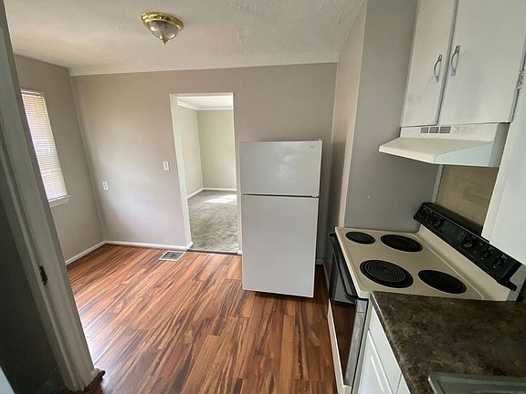 4th image of 2231 Parkwood Ave #1