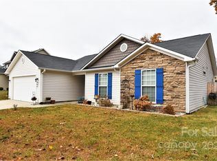 1 Woodbriar Rd, Weaverville, NC 28787