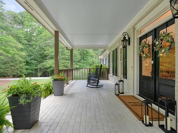 5th image of 1385 Keans Ct