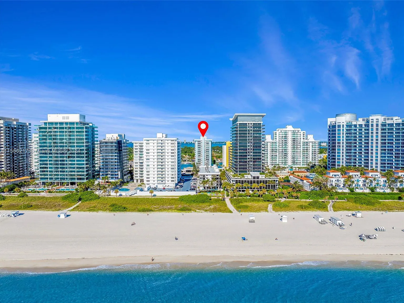 1 bed, 1.5 bath, 847 sqft, $3,300 — Photo 2