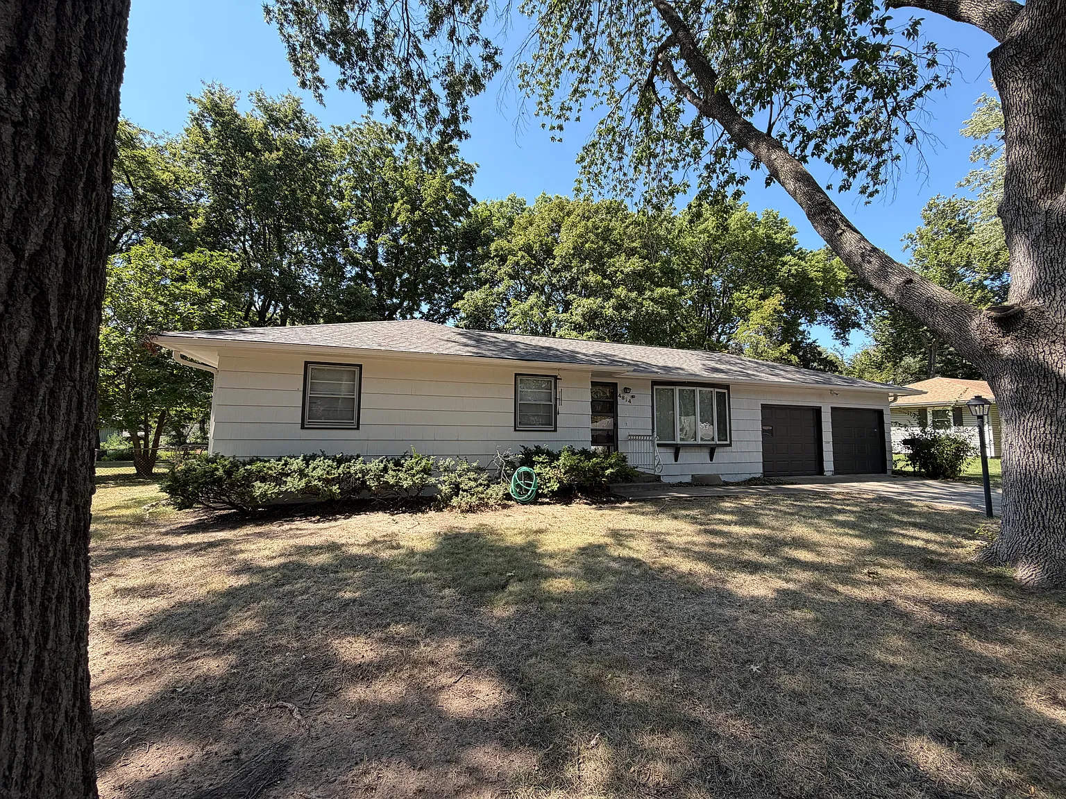 3 bed, 1100 sqft, $2,000 — Photo 2
