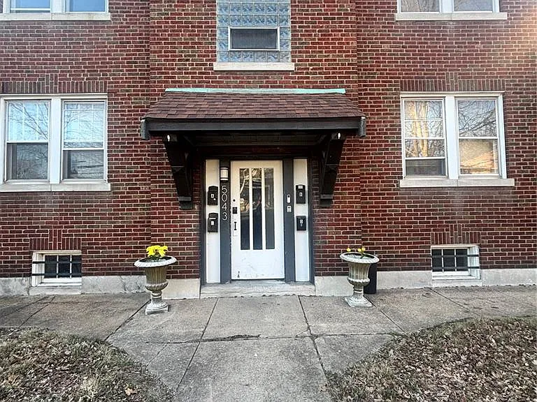 5043 Alaska Ave #B — Photo 1