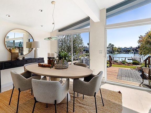 4th image of 32 Porto Bello Drive