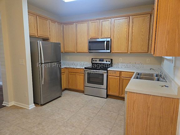2nd image of 531 Elm Ave