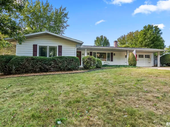 52 Birch Lake Dr, Sherman, IL 62684