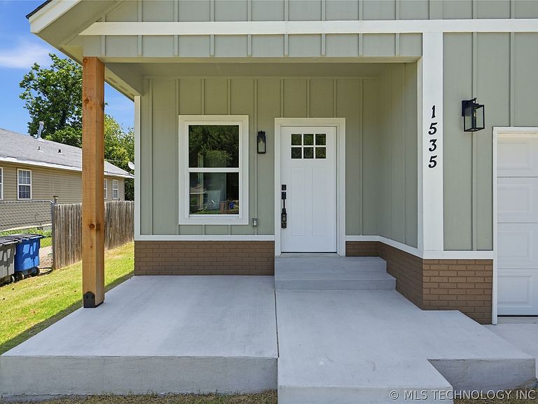 Listing photo 2