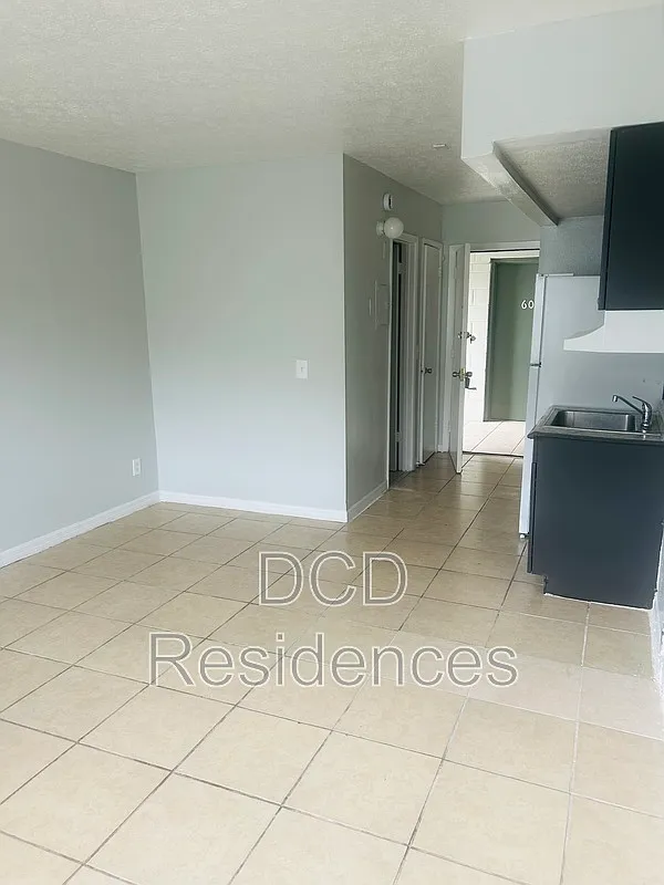 1 bed, 1.0 bath, 400 sqft, $1,050 — Photo 4