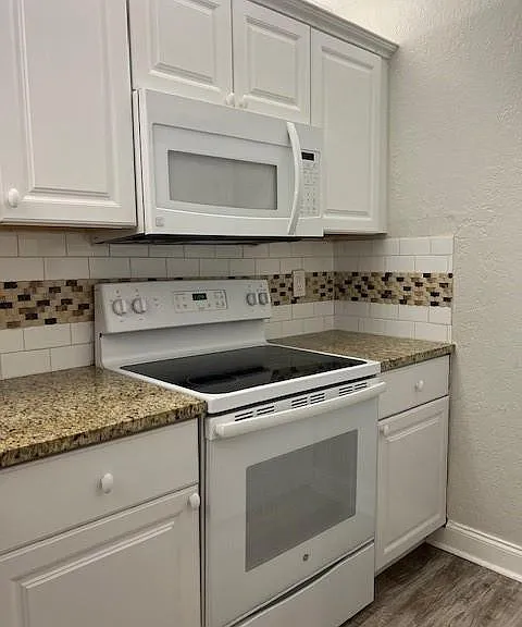 2588 Riverside Dr #2588 — Photo 6
