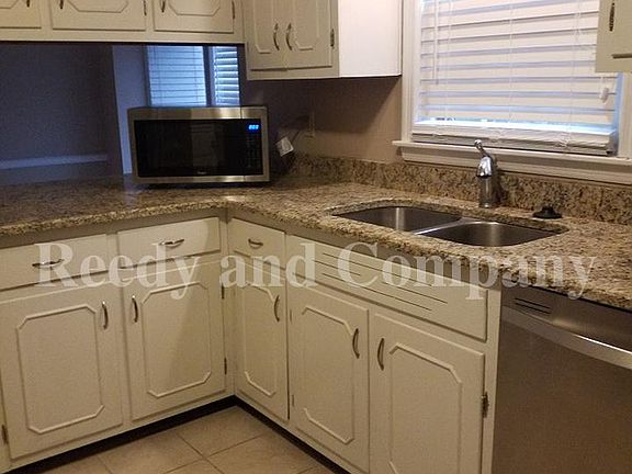 4th image of 2319 Lovitt Dr