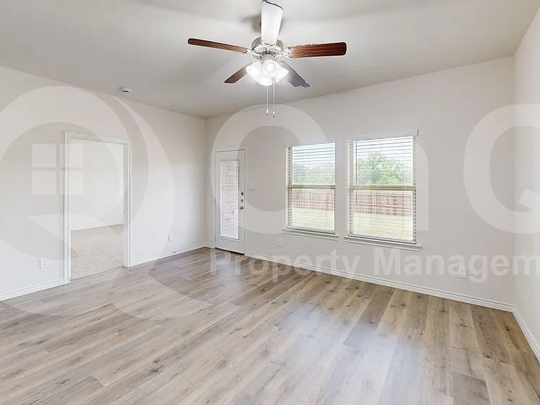 2901 Bald Eagle Blvd — Photo 8