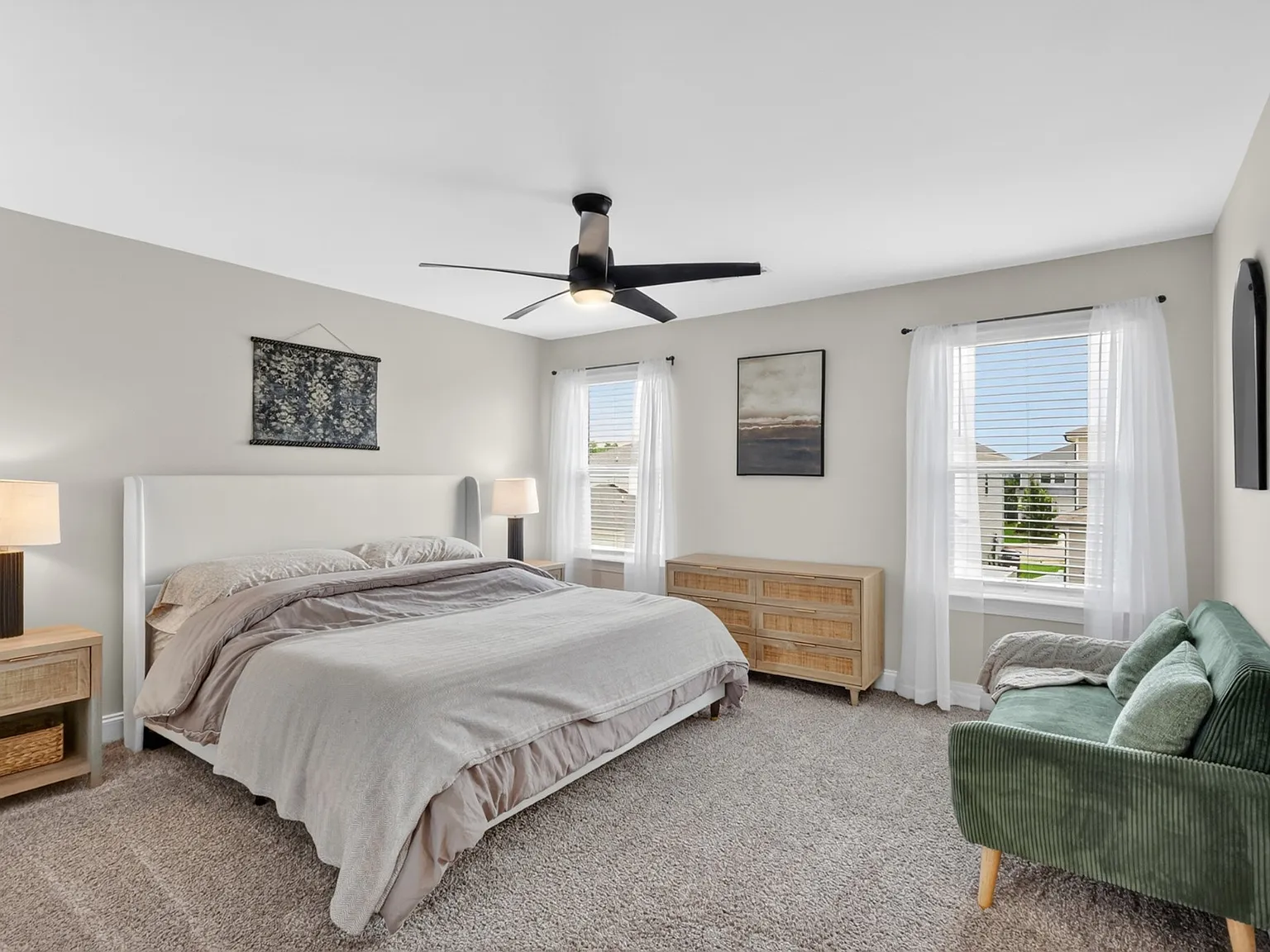 3 bed, 2.5 bath, 1700 sqft, $2,500 — Photo 4