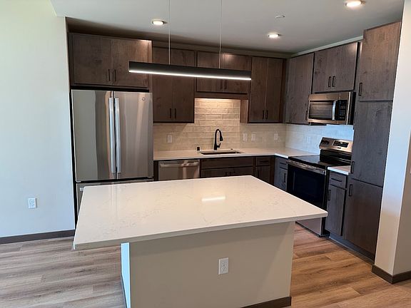 4th image of 531 W Washington Ave #621