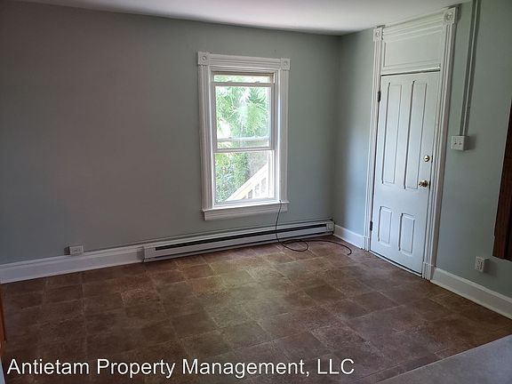 5th image of 809 W Washington St APT 2