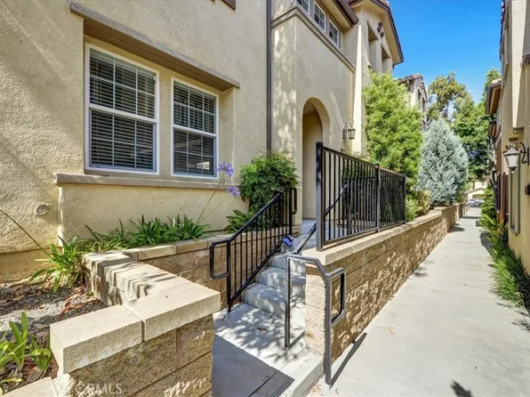 376 Golden Bear Ln, Upland, CA 91786