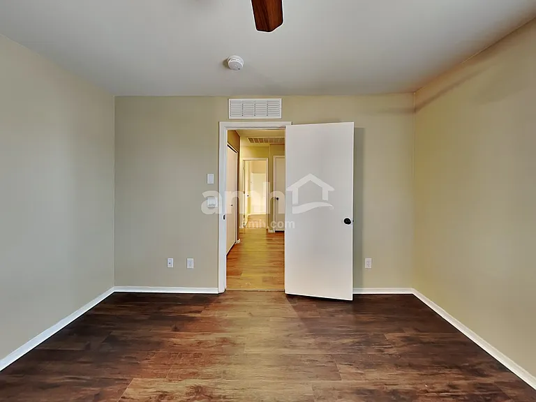 5332 W Jones Ave — Photo 10