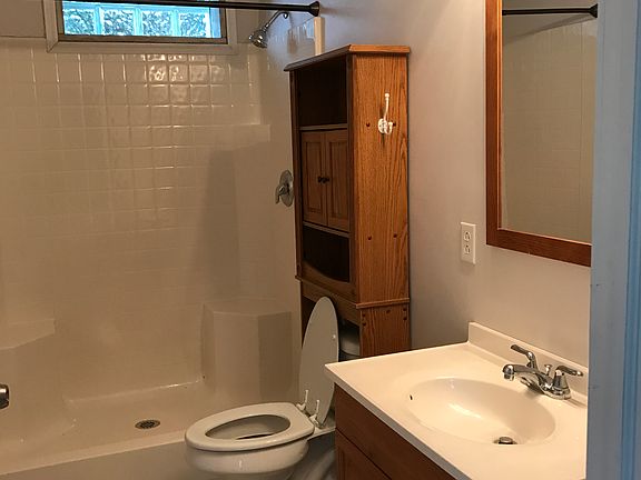 4th image of 841 Thayer Ave