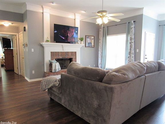 4th image of 6 Woodbrook Ct