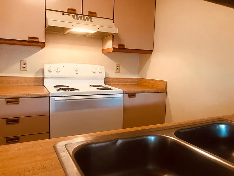 8308 Regents Rd #2E — Photo 11