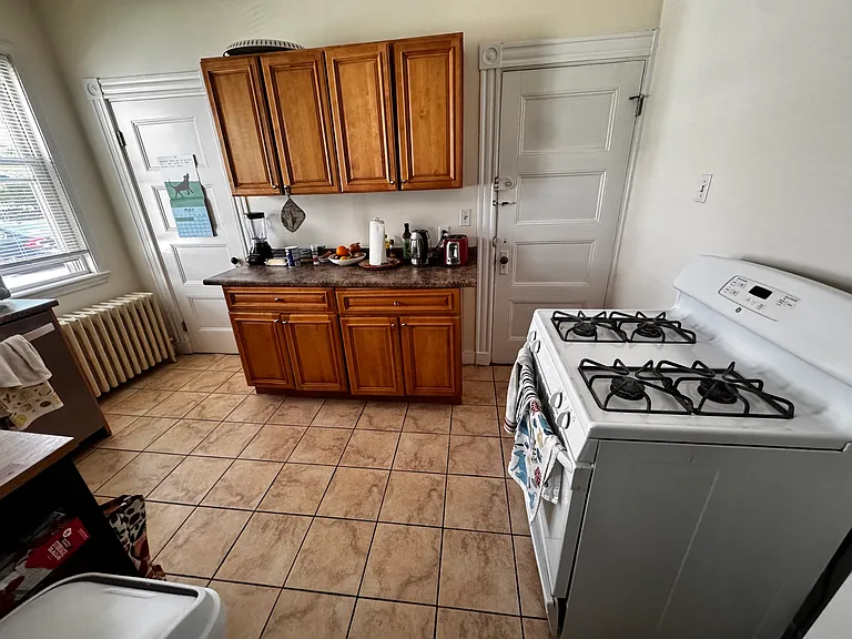 75 Elmira St #1 — Photo 1