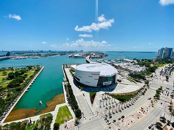 2nd image of 888 Biscayne Blvd APT 3106