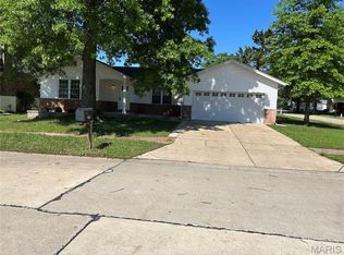 763 Wagon Ridge Dr, Fenton, MO 63026