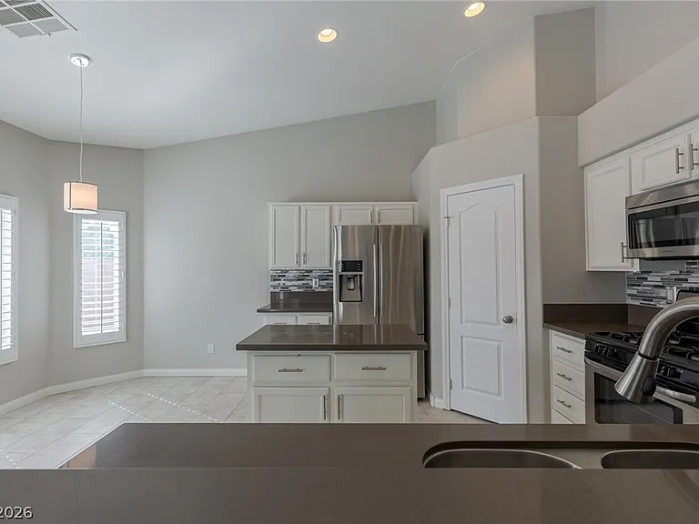 4029 Genoa Dr — Photo 14