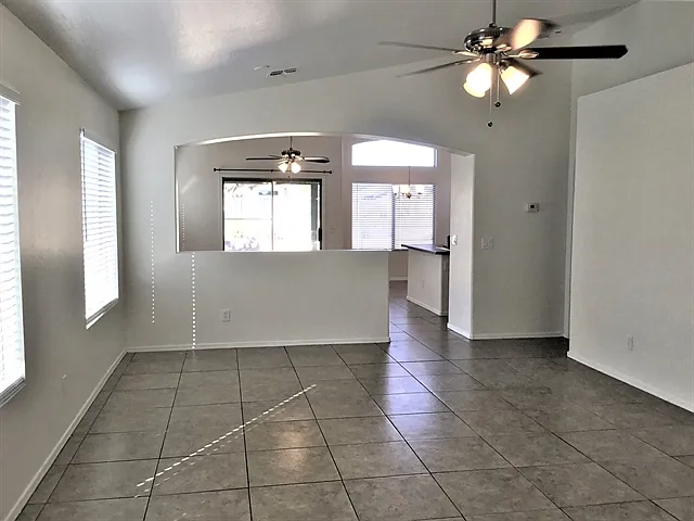 15872 W Adams St — Photo 4