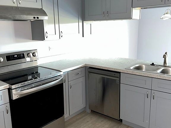 2nd image of 15708 86th Ave