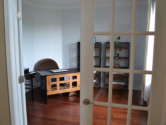 2nd image of 38 Outlook Dr S
