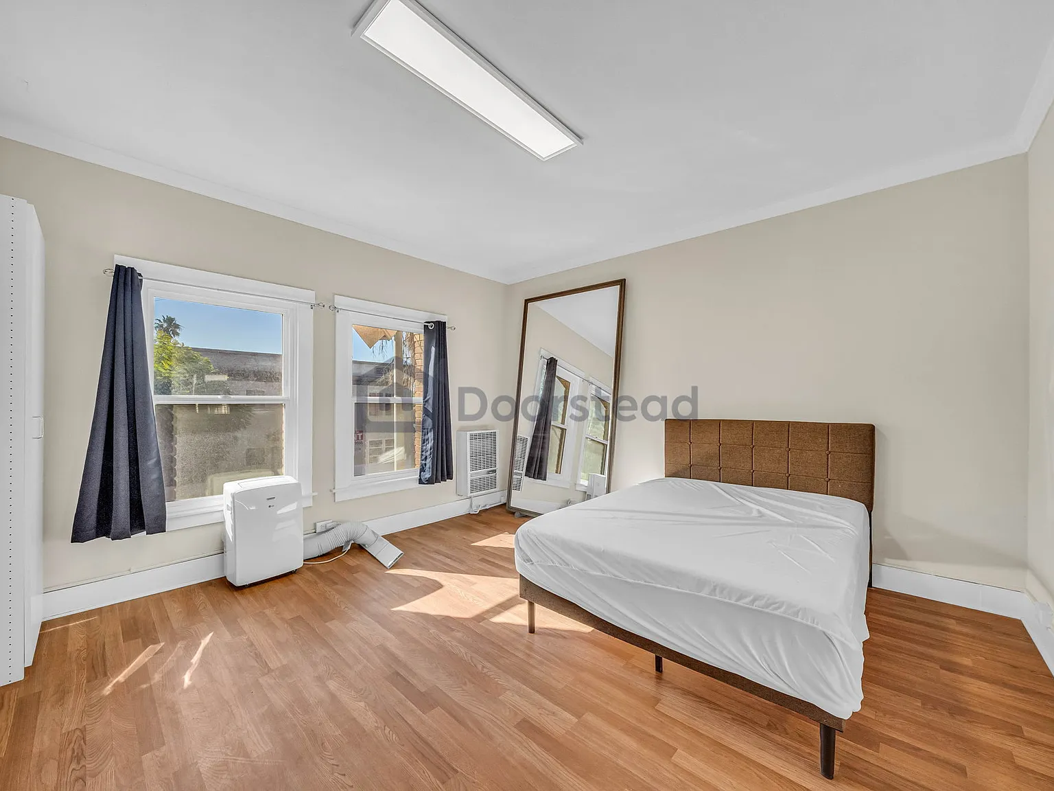 4125 S Figueroa St — Photo 1