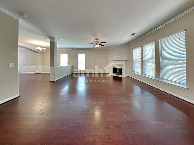 160 Grayson Ave — Photo 8