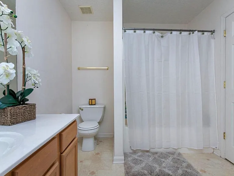 4211 Brownsboro Glen Rd — Photo 4