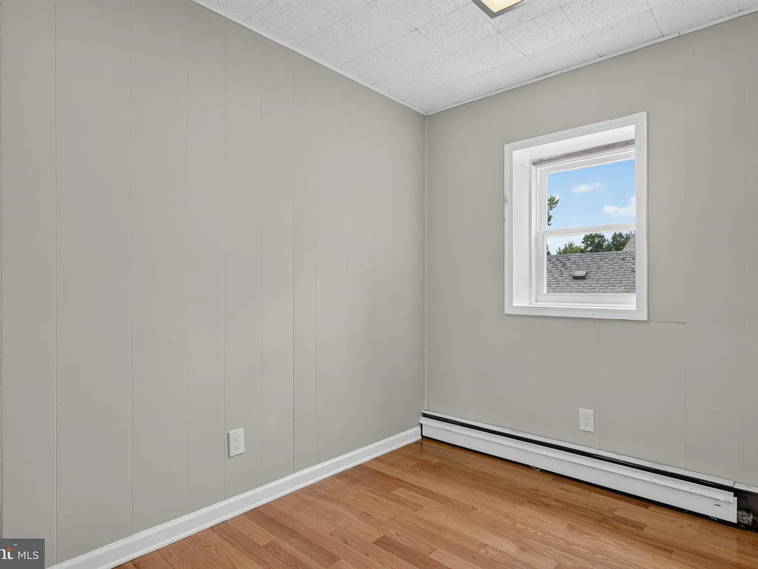 2 bed, 1.0 bath, 1100 sqft, $2,000 — Photo 3