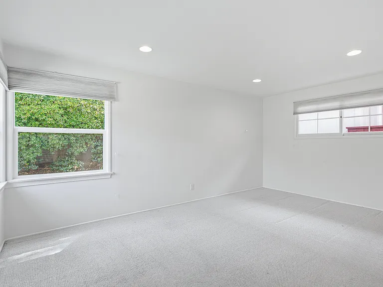 384 Knight Way — Photo 8