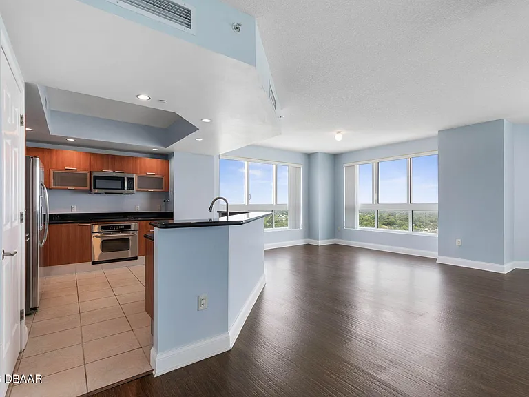 241 Riverside Dr #1710 — Photo 14